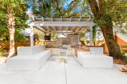 Pura Vida Villa Luxe Coastal Retreat + Heated Pool