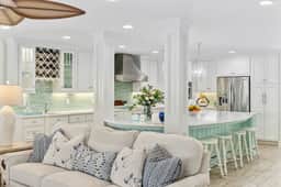 Pop-a-Cork: Waterfront Retreat in Gated Community