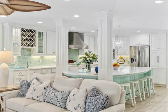 Pop-a-Cork: Waterfront Retreat in Gated Community