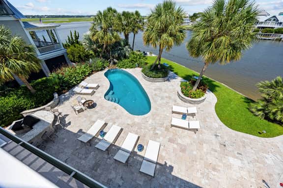 Pop-a-Cork: Waterfront Retreat in Gated Community